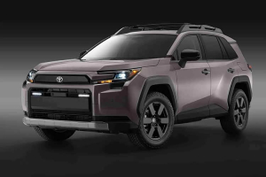 2025 Toyota RAV4 Facelift Spotted in Camouflage: Key Upgrades in Design, Powertrain, and Interior