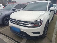 Volkswagen Taos White 2019