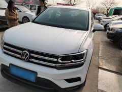 Volkswagen Taos White 2022