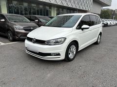 Volkswagen Touran White 2019
