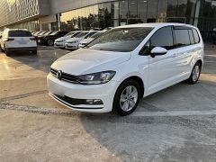 Volkswagen Touran White 2019