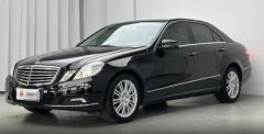 Benz E-Class Black 2009
