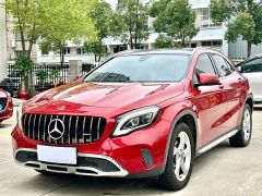 Benz GLA Red 2018