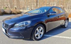 VOLVO V40 Blue 2016