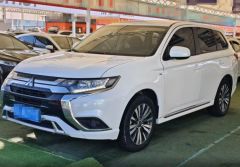 MITSUBISHI Outlander White 2021
