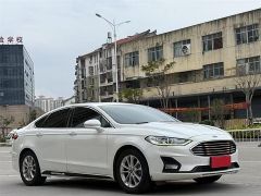 Ford Fusion White 2019