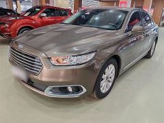 Ford Taurus Brown 2016
