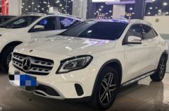 Benz GLA White 2017