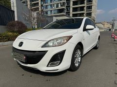 Mazda Motor MAZDA 3 White 2012