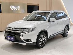 MITSUBISHI Outlander White 2017