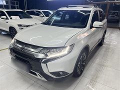 MITSUBISHI Outlander White 2018