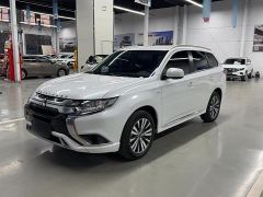 MITSUBISHI Outlander White 2020