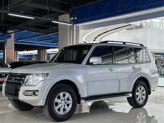 MITSUBISHI Pajero White 2015