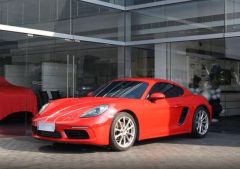 PORSCHE 718 Red 2016