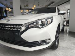 NISSAN T90 White 2019