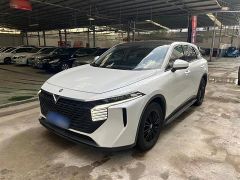 NISSAN Venucia White 2021