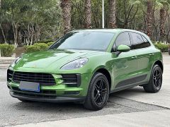 PORSCHE Macan Green 2018