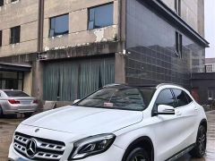Benz GLA White 2017