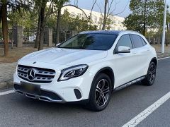 Benz GLA White 2018