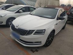 SKODA Octavia White 2018