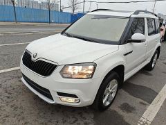 SKODA Yeti White 2015