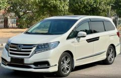 Honda Elysion White 2019