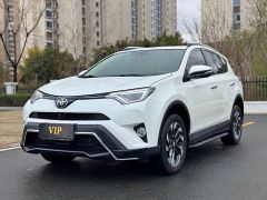 Toyota RAV4 White 2017