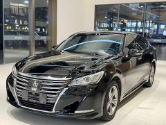 Toyota Signia Black 2015