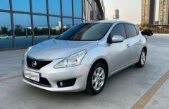 NISSAN TIIDA Silver 2011