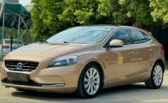 VOLVO V40 Brown 2014