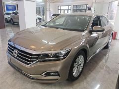 Volkswagen Passat Yellow 2018