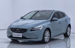 VOLVO V40 Blue 2016