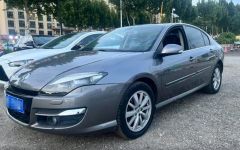 Renault Laguna Gray 2011