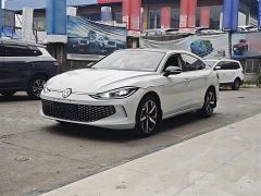 Volkswagen Sagitar White 2024