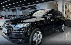Audi Q7 Black 2013