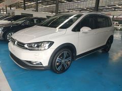 Volkswagen Touran White 2018