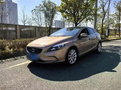 VOLVO V40 Brown 2013