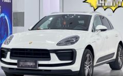 PORSCHE Macan White 2021