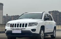 Jeep Compass White 2012