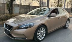 VOLVO V40 Brown 2013