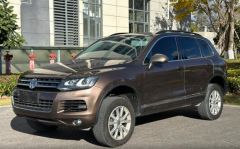 Volkswagen Touareg Brown 2011