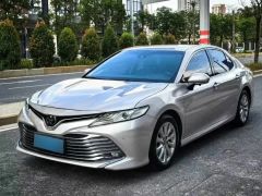 Toyota Camry Champagne 2018