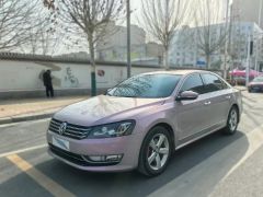 Volkswagen Passat Pink 2015