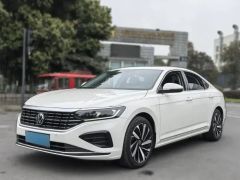 Volkswagen Passat White 2021