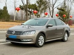 Volkswagen Passat Yellow 2014
