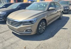 Volkswagen Passat Yellow 2020