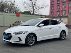 Hyundai Elantra White 2016