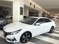 Hyundai Elantra White 2022