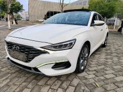 Hyundai La Festa White 2021
