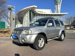 Nissan Paladin White 2007
